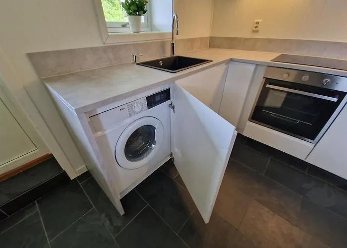 Cozy Flat With View And 15 Min From 베르겐