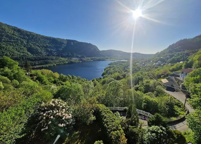 Cozy Flat With View And 15 Min From