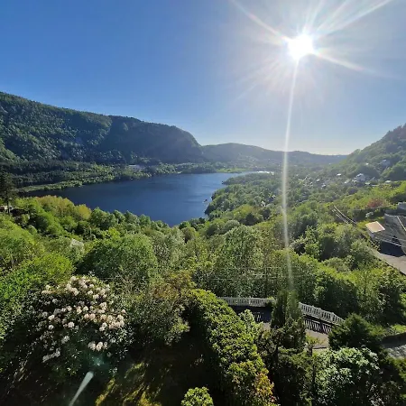 Cozy Flat With View And 15 Min From